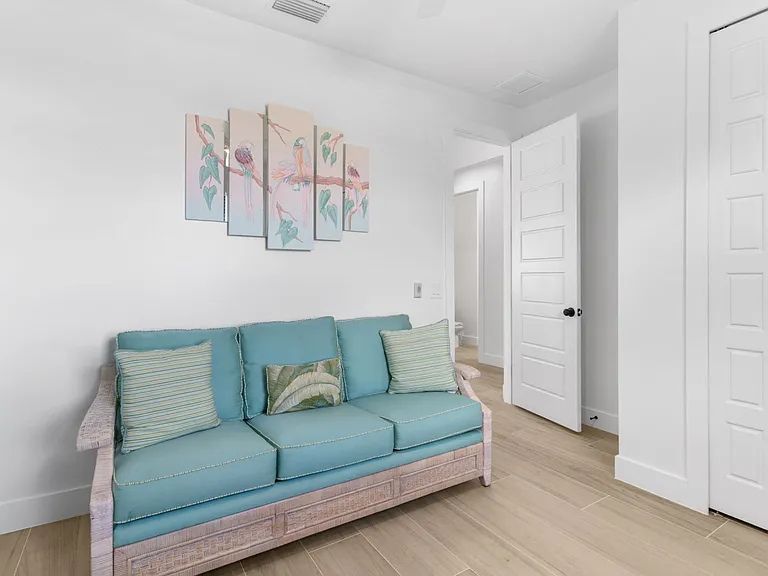 4814 Regal Dr — Photo 11