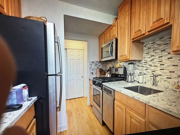 4th image of 2950 N Lake Shore Dr #701A