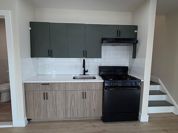 2nd image of 101 W Broadway #G3