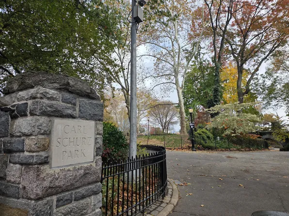 200 East End Avenue image 5 of 8