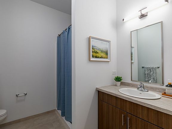 4th image of 133 S East St #117