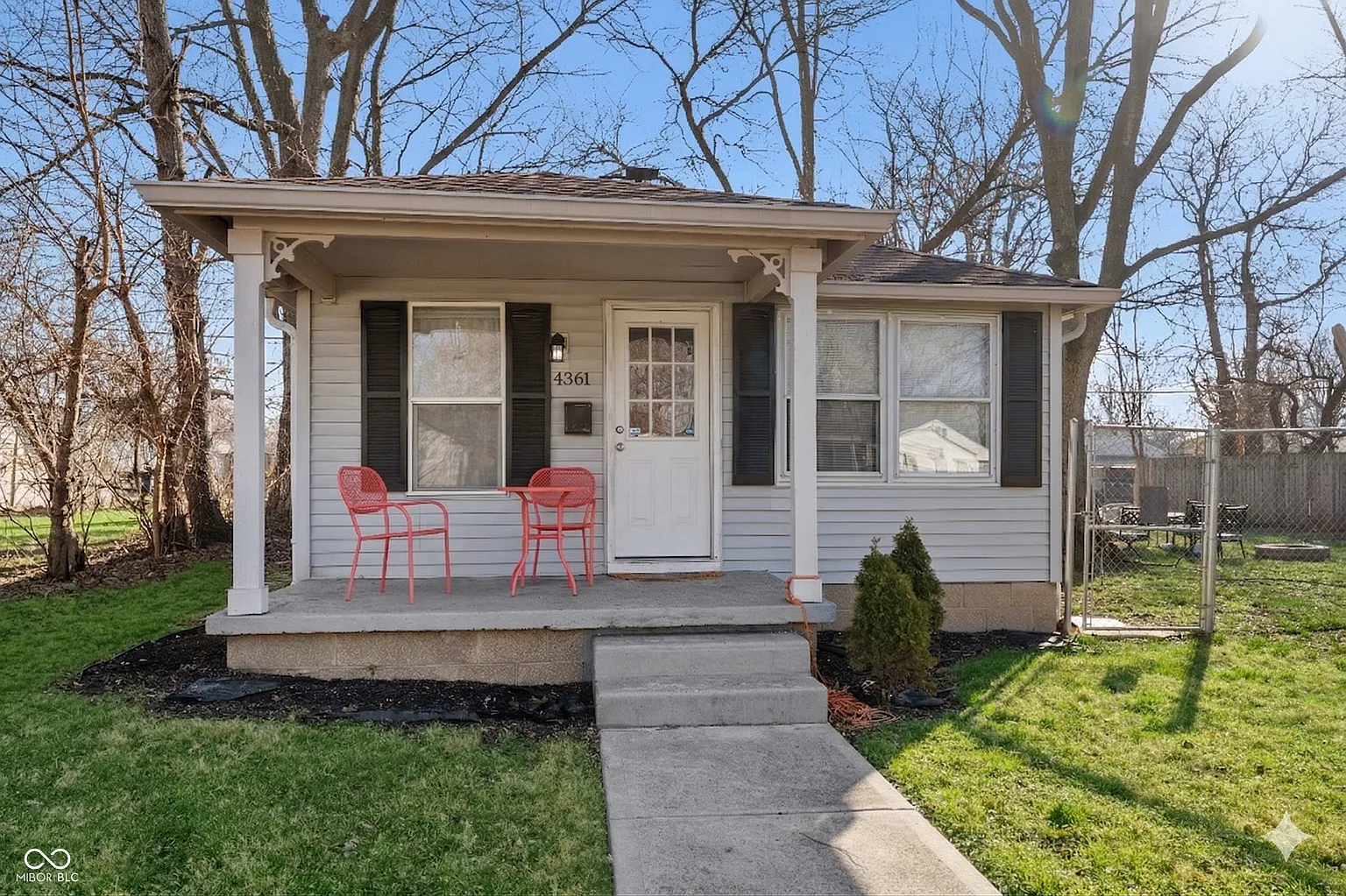 4361 Kingsley Dr photo 1