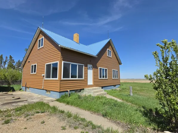 14105 88th St NW, Zahl, ND 58856
