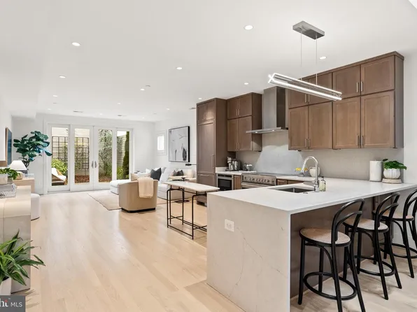 32 Kings Ct SE, Washington, DC 20003