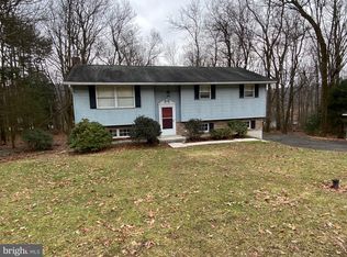 49 Hillside Rd, Pottsville, PA 17901