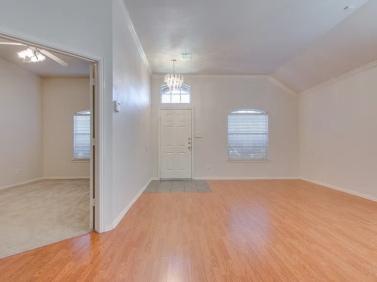 1133 Hillwood Dr — Photo 23