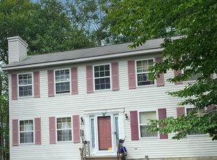 8866 Chipmunk Dr, Tobyhanna, PA 18466