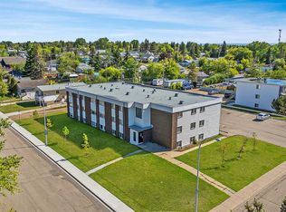 9656 Hillcrest Dr #301, Grande Prairie, AB T8V 1B1