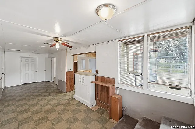 8811 FM 471 N — Photo 14