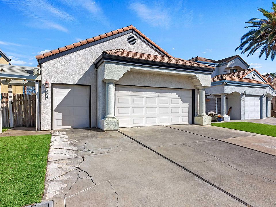 1st image of 2539 Cherry Hills Dr
