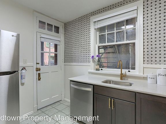 5th image of 711 N 2nd St #2