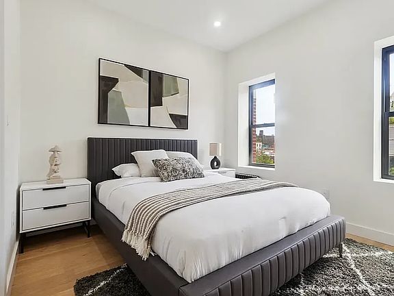 2nd image of 176 Rivington St APT 6