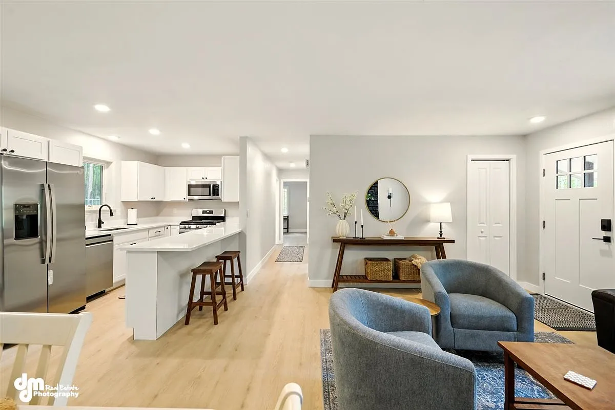 2 bed, 1104 sqft, $3,200 — Photo 4