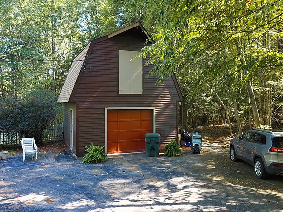 2nd image of 139 Podunk Rd