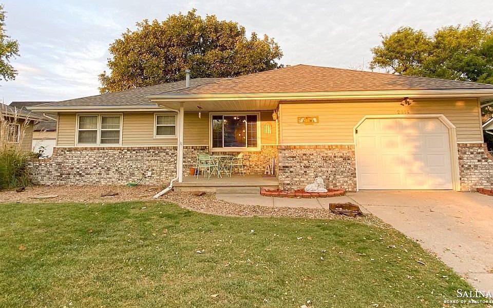 1st image of 2814 Linda Ln