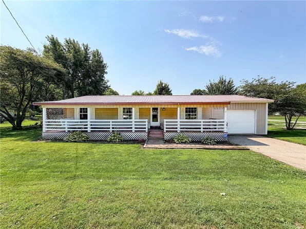 20566 Francis Dr, Lawrenceville, IL 62439