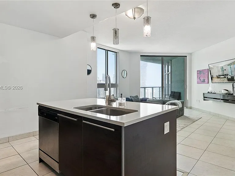 1900 N Bayshore Dr #2810 — Photo 8