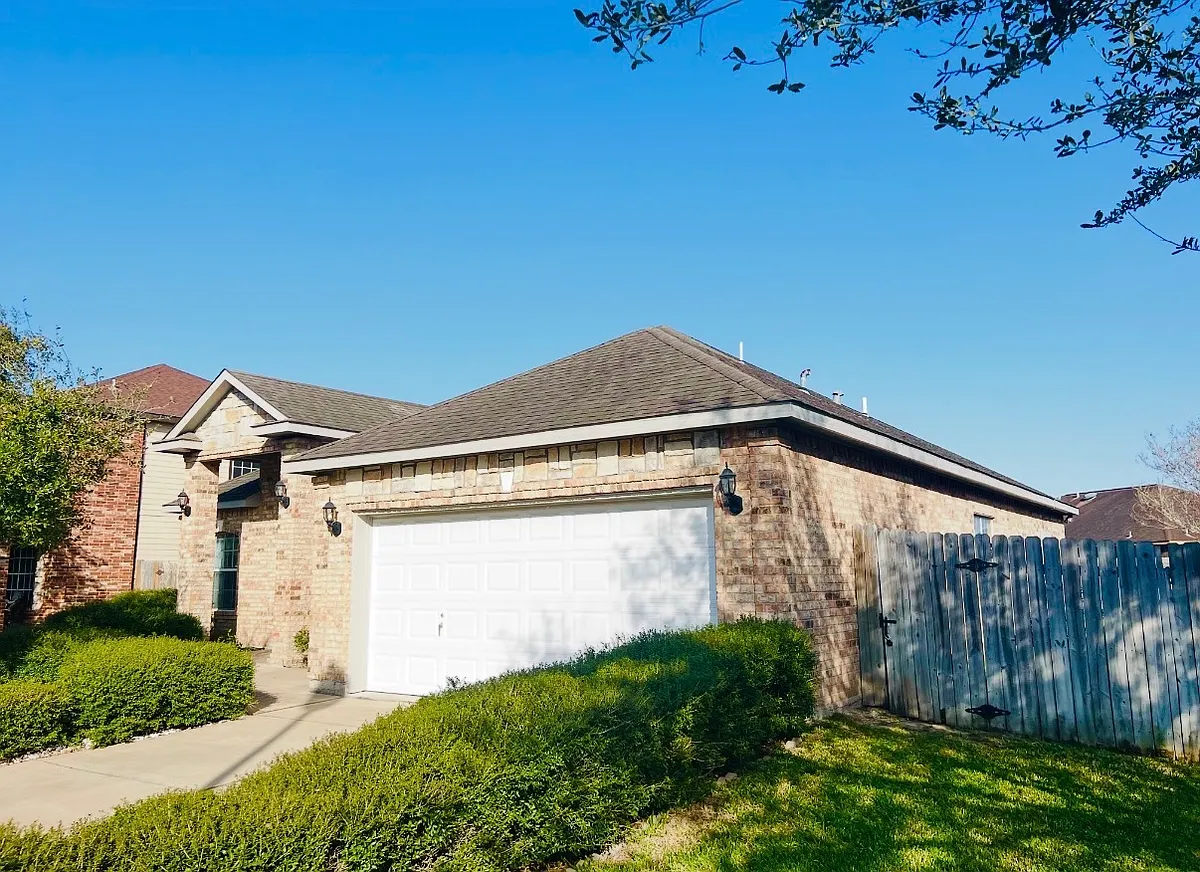 Building Photo - 2822 Regency