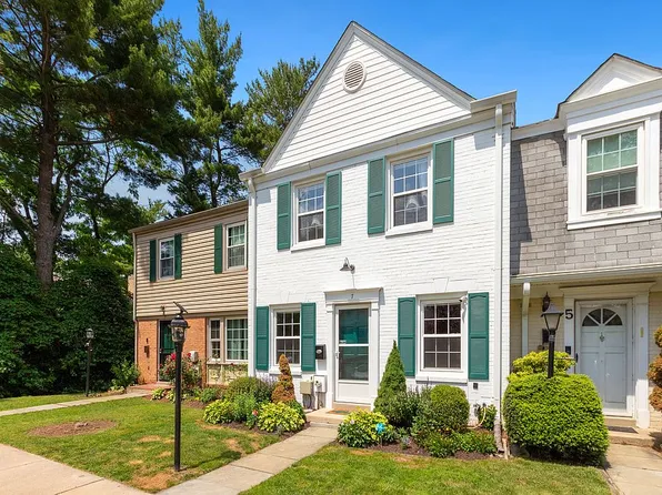 7 Cornerwood Ct, Gaithersburg, MD 20878