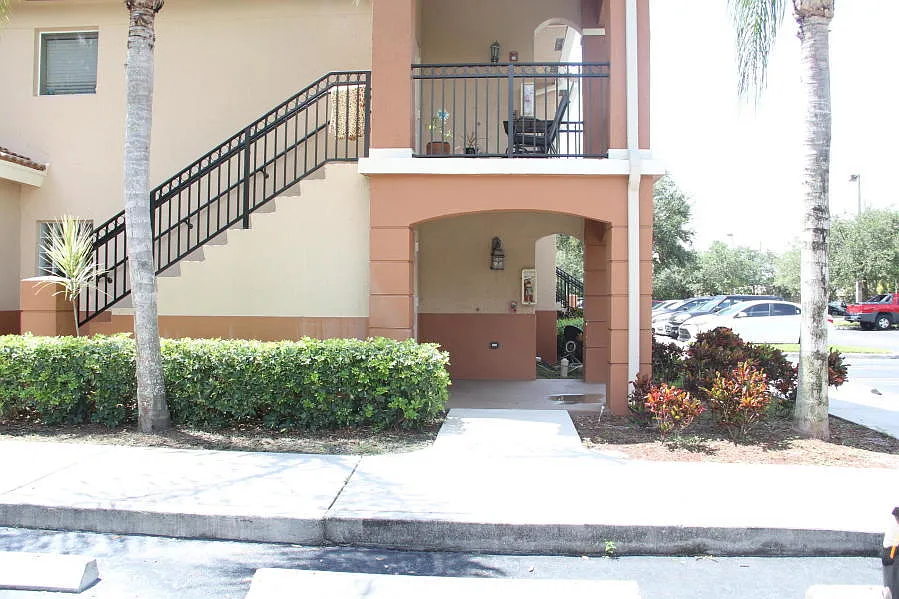 Building Photo - 3760 N Jog Rd #101