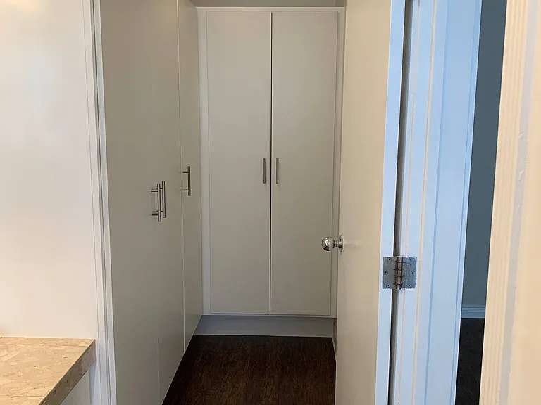 Lindbrook Manor Apartments — Photo 95