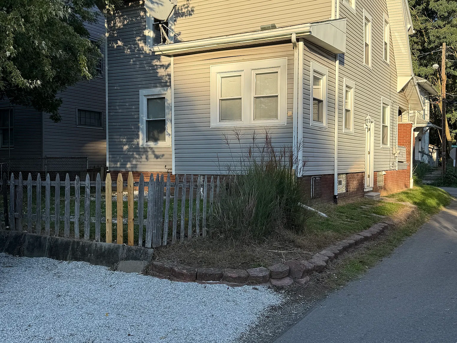 3 bed, 1325 sqft, $1,000 — Photo 3