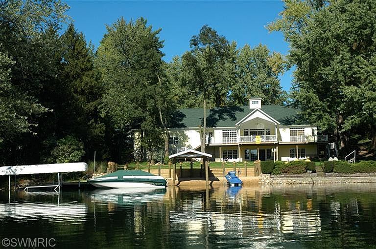 7044 S Maple Dr, Coloma, MI 49038 Zillow