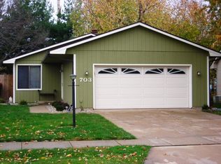 703 Irvine Rd, Champaign, IL 61822