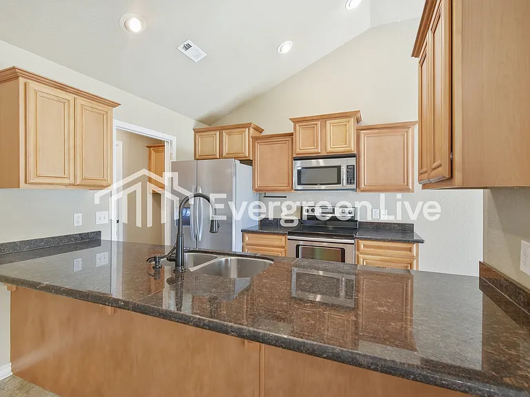 1119 River Oak — Photo 4