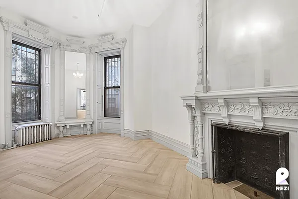 Rented by REZI | media 17