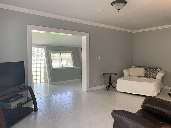 5th image of 708 SW 12 Th Street
