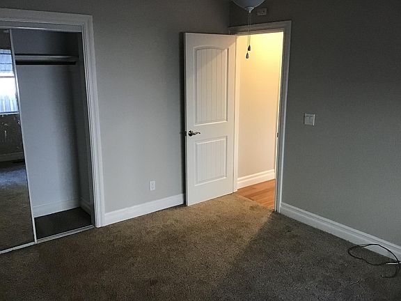 3rd image of 707 Bassett St