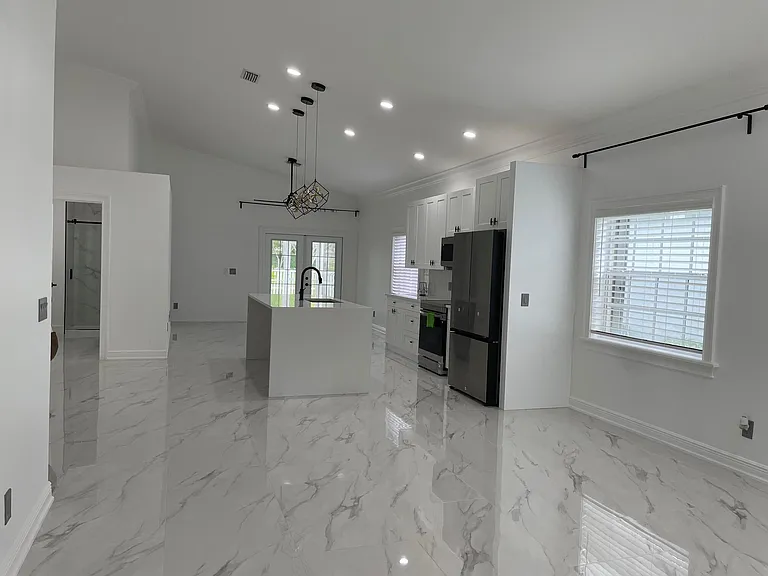 6264 Lansdowne Cir — Photo 4