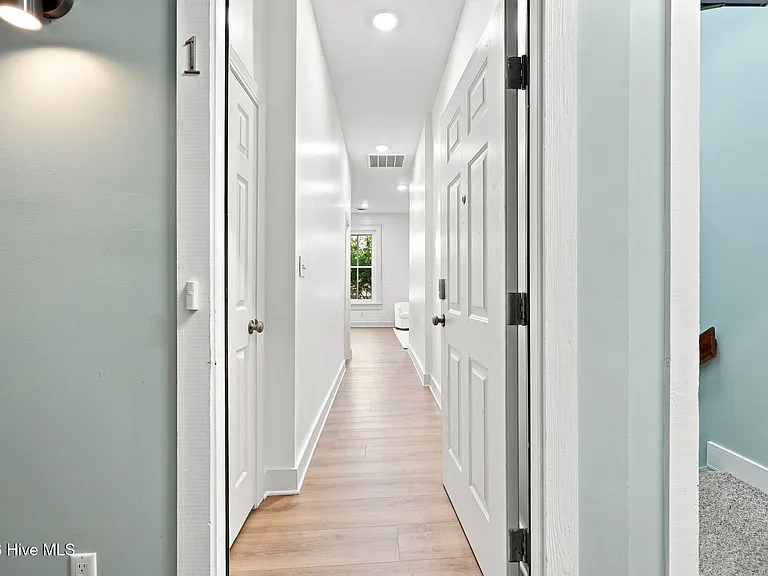 122 S Market St #1 — Photo 7