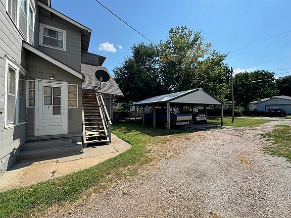2nd image of 615 N 2nd St