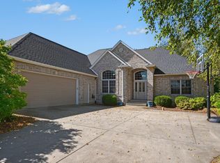23720 Ashton Ct, Elkhart, IN 46517