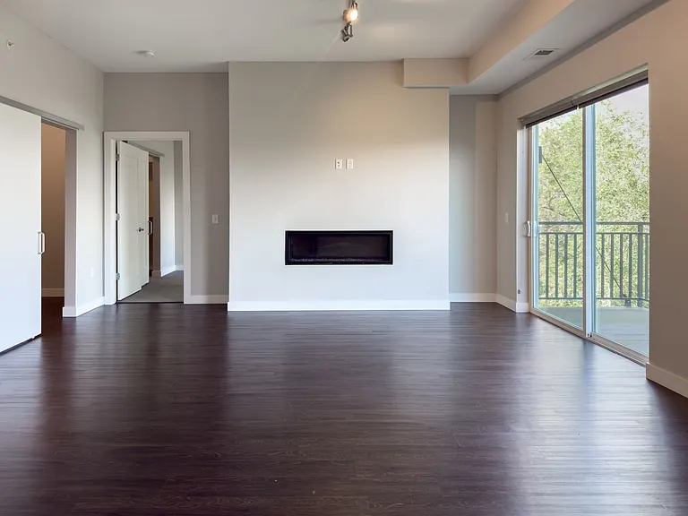Red44 Luxury Apartments | Specials Available — Photo 84