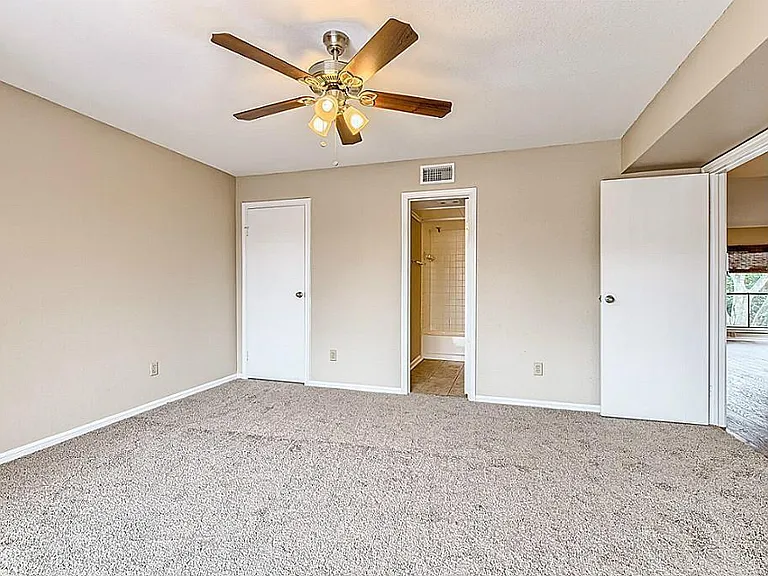 3130 Walnut Bend Ln #402 — Photo 14
