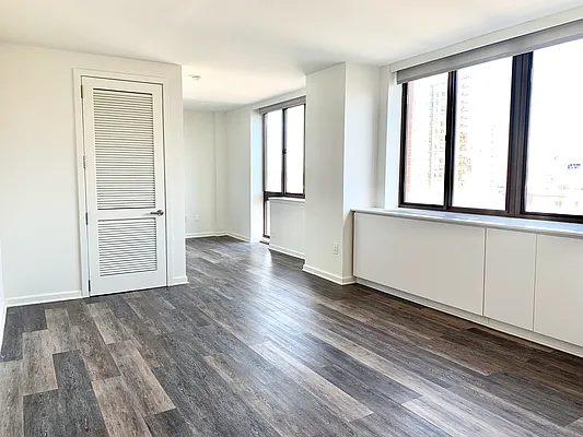 Rented by The Dermot Realty Management Company | media 29