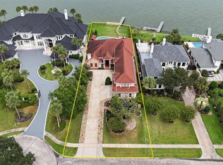 102 Twin Oaks Way, Kemah, TX 77565
