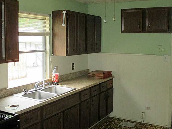 4th image of 228 N Grant St