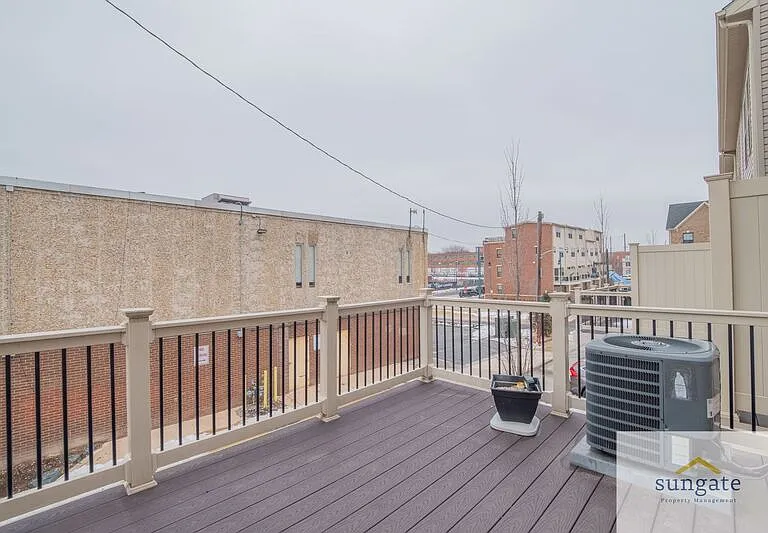 1724 Lantern Mews — Photo 37