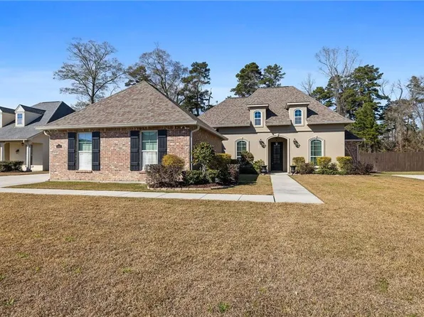 8939 Greenleaves Dr, Denham Springs, LA 70726