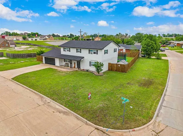 801 NW 40th St, Lawton, OK 73505