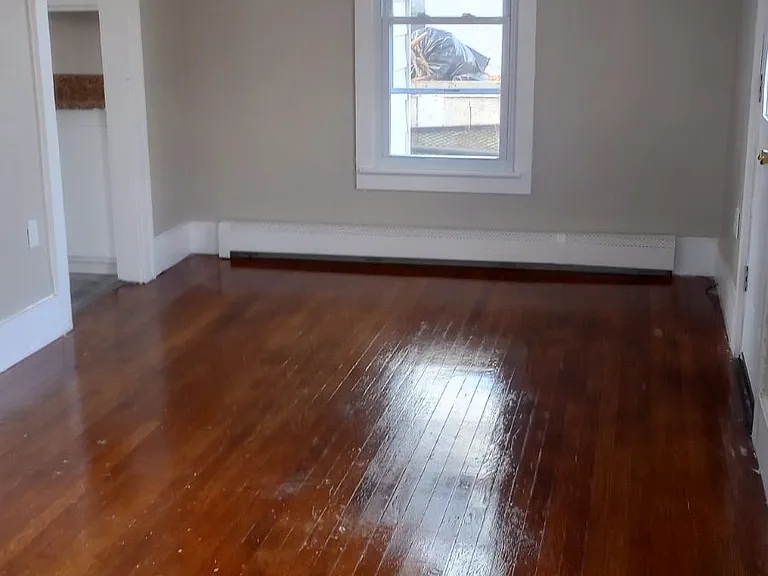 145 Osborne St — Photo 10