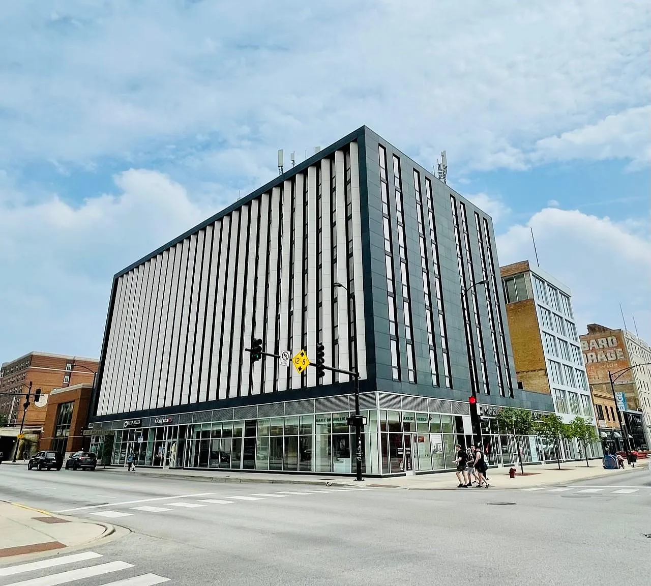 Arcade Residences — Photo 1