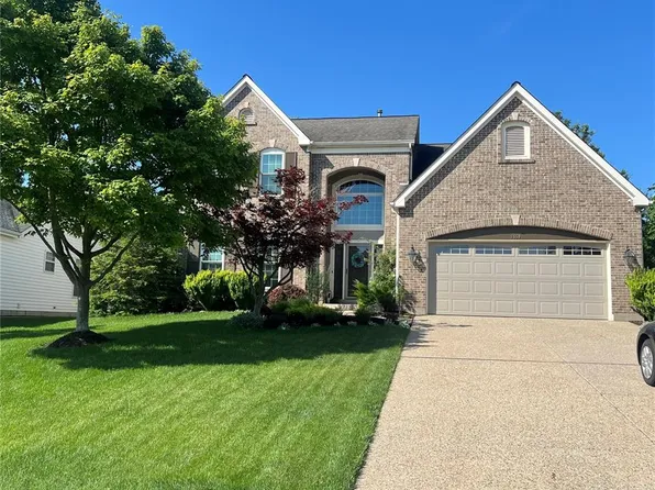 1559 Englebrook Dr, Ballwin, MO 63011