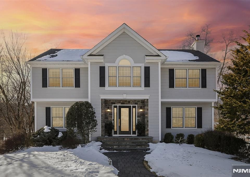 1st image of 130 Tamboer Dr