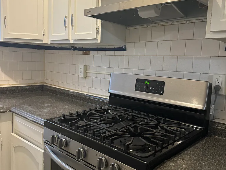 39 Opper St #1 — Photo 8