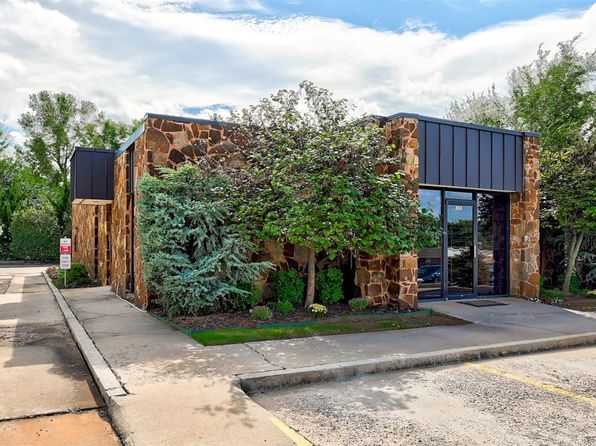 350 W Vandament Ave